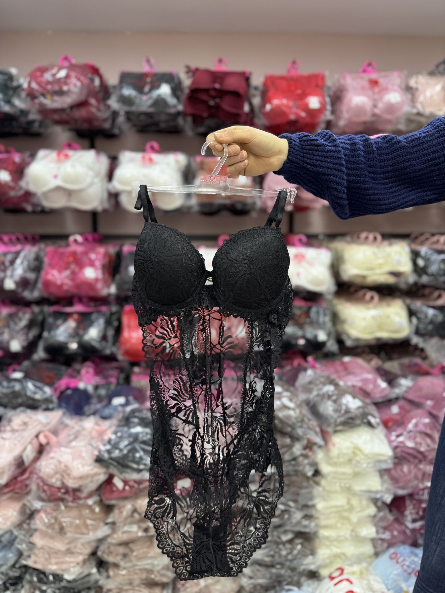 ARONA A-370 DESTEKLİ DANTELLİ BODYSUIT